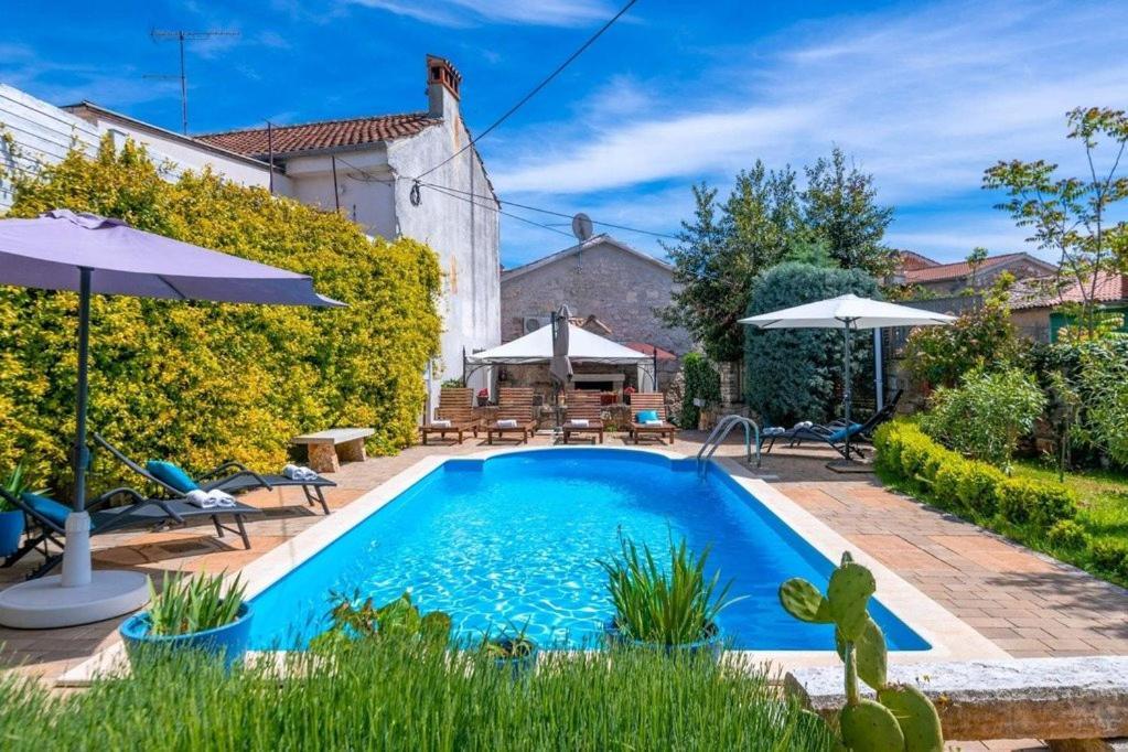 Villa Kazun With Private Pool And Two Gardens Marcana Екстер'єр фото
